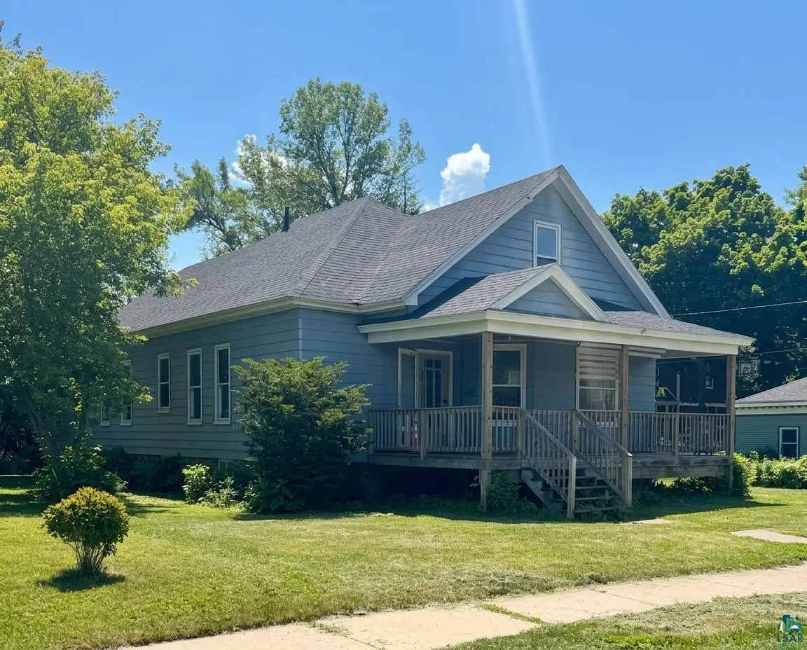 608 7th St W, Ashland, WI 54806 - #1