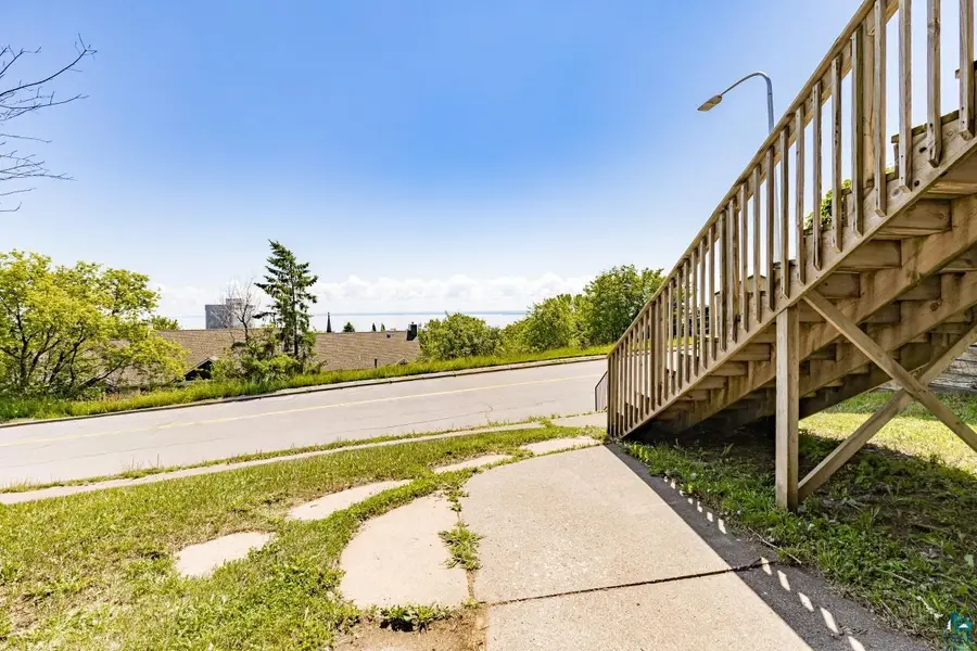 217 E 7th St, Duluth, MN 55805 - #2