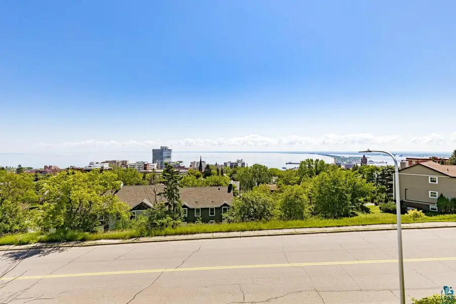 217 E 7th St, Duluth, MN 55805 - #3