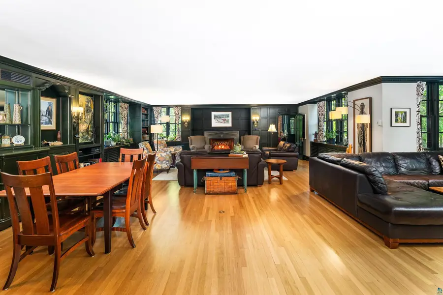 415 N Hawthorne Rd, Duluth, MN 55812 - #2