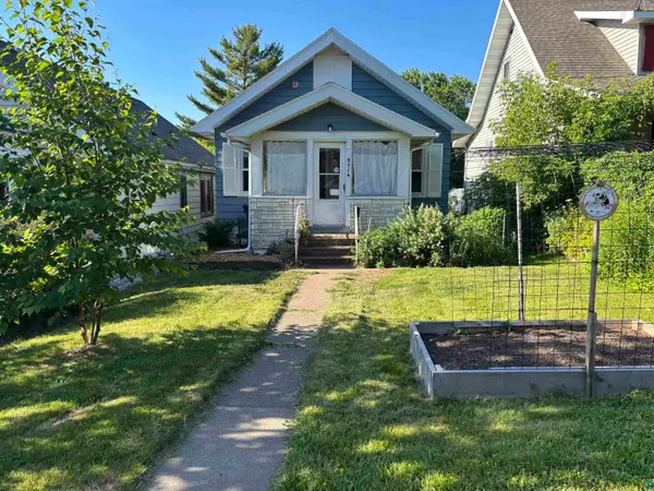 5716 Highland St, Duluth, MN 55807