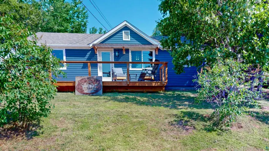 511 W 3rd St, Grand Marais, MN 55604 - #2