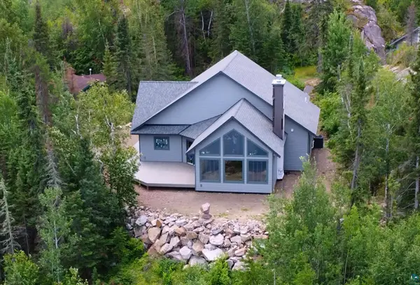 152 Sag Lake Tr, Grand Marais, MN 55604