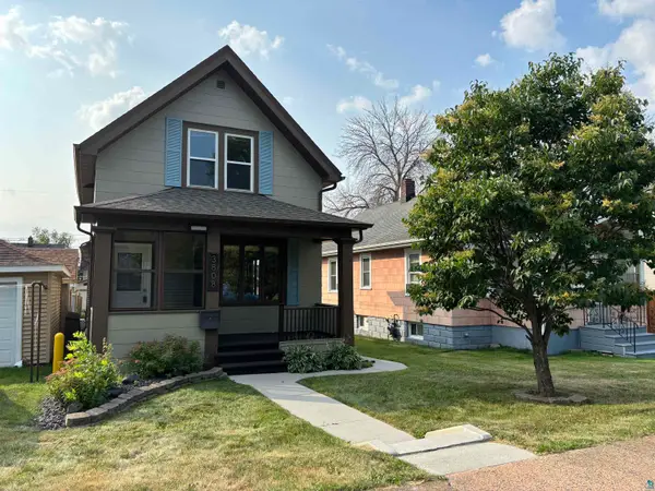 3808 W 5th St, Duluth, MN 55807