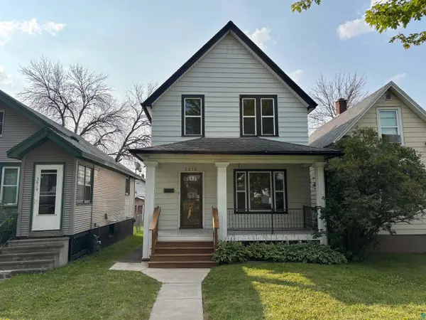 3816 W 5th St, Duluth, MN 55807