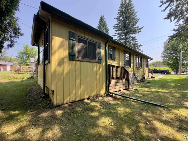 421 S 69th Ave W, Duluth, MN 55807