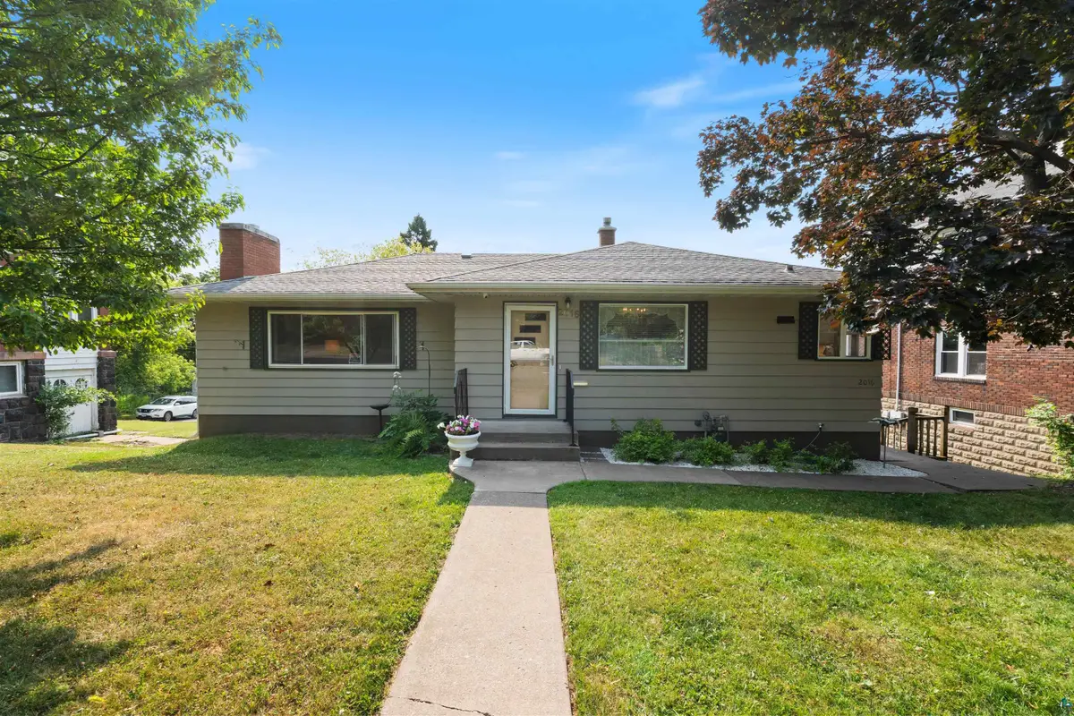 2016 E 3rd St, Duluth, MN 55812 - #1