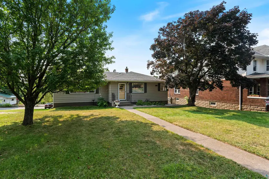 2016 E 3rd St, Duluth, MN 55812 - #3