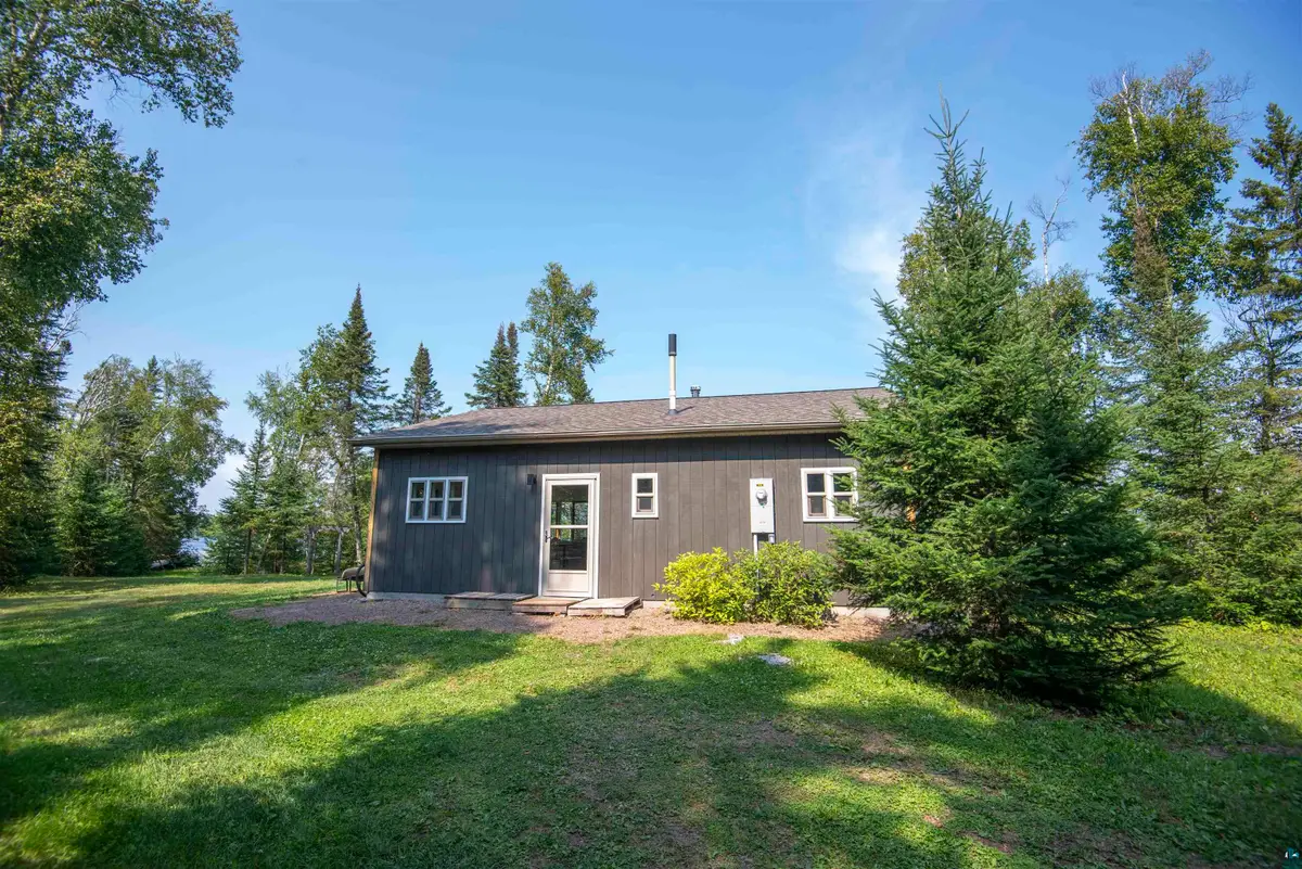1093 South Shore Dr, Grand Marais, MN 55604 - #1