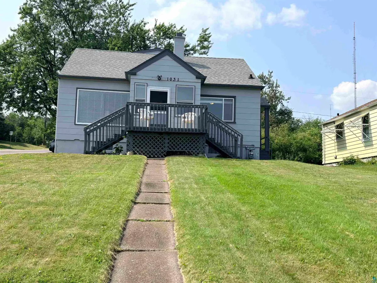 1031 W Skyline Pkwy, Duluth, MN 55806 - #1