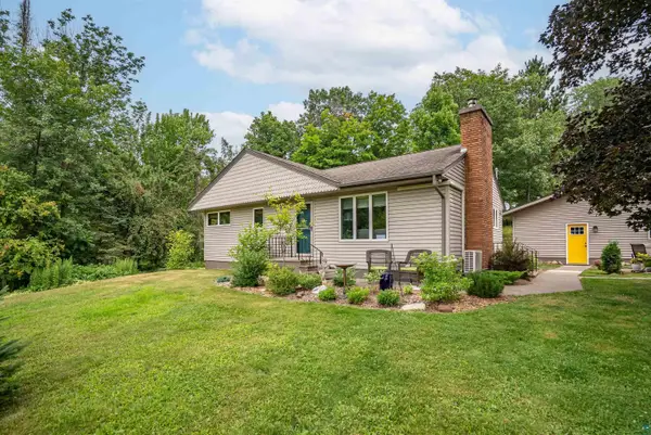 1295 Gault Rd, Wrenshall, MN 55797