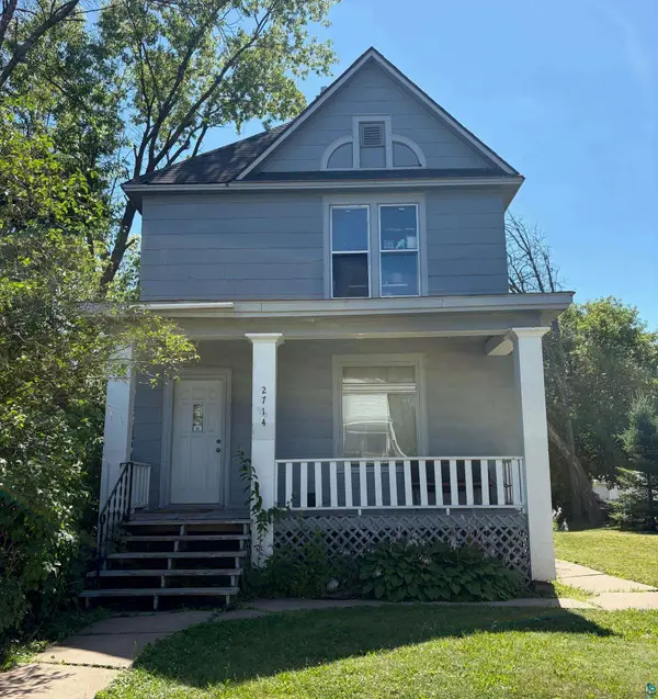 2714 W 2nd St, Duluth, MN 55806