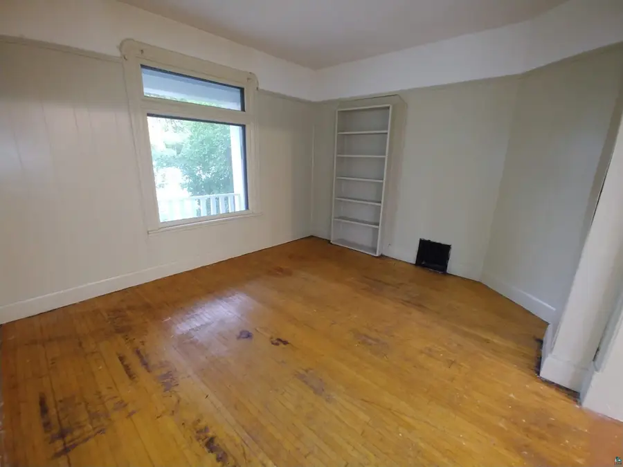 2714 W 2nd St, Duluth, MN 55806 - #3