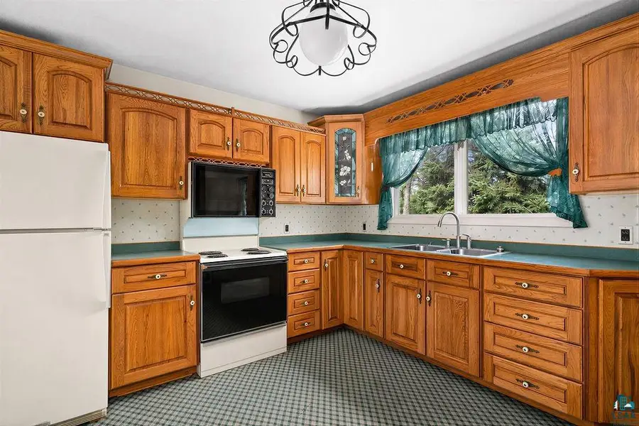 157 Edison Blvd, Silver Bay, MN 55614 - #2