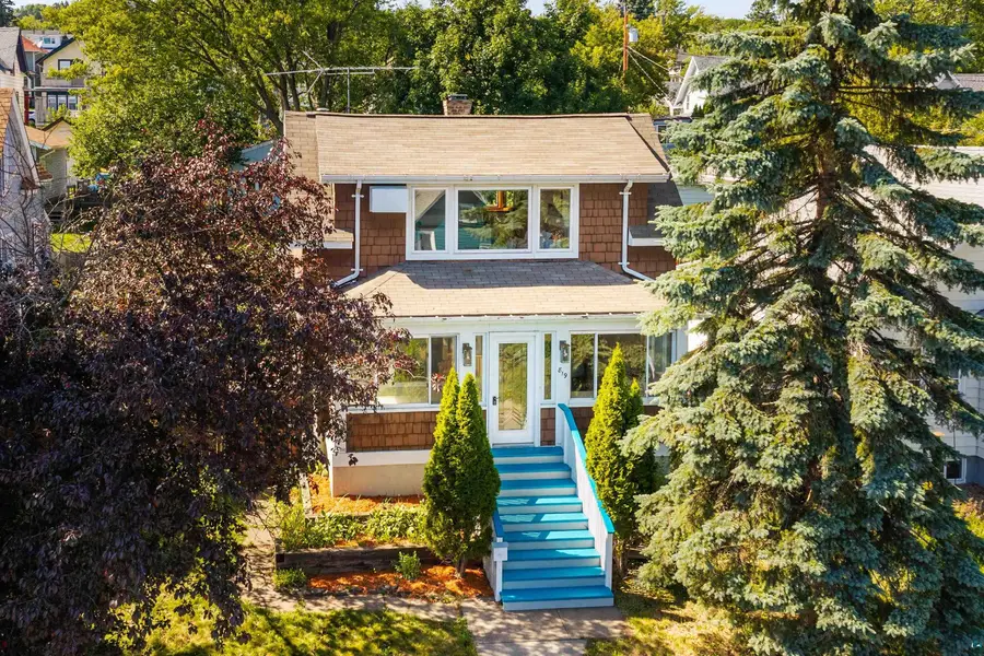 819 E 7th St, Duluth, MN 55805 - #2
