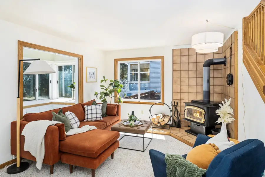 819 E 7th St, Duluth, MN 55805 - #3