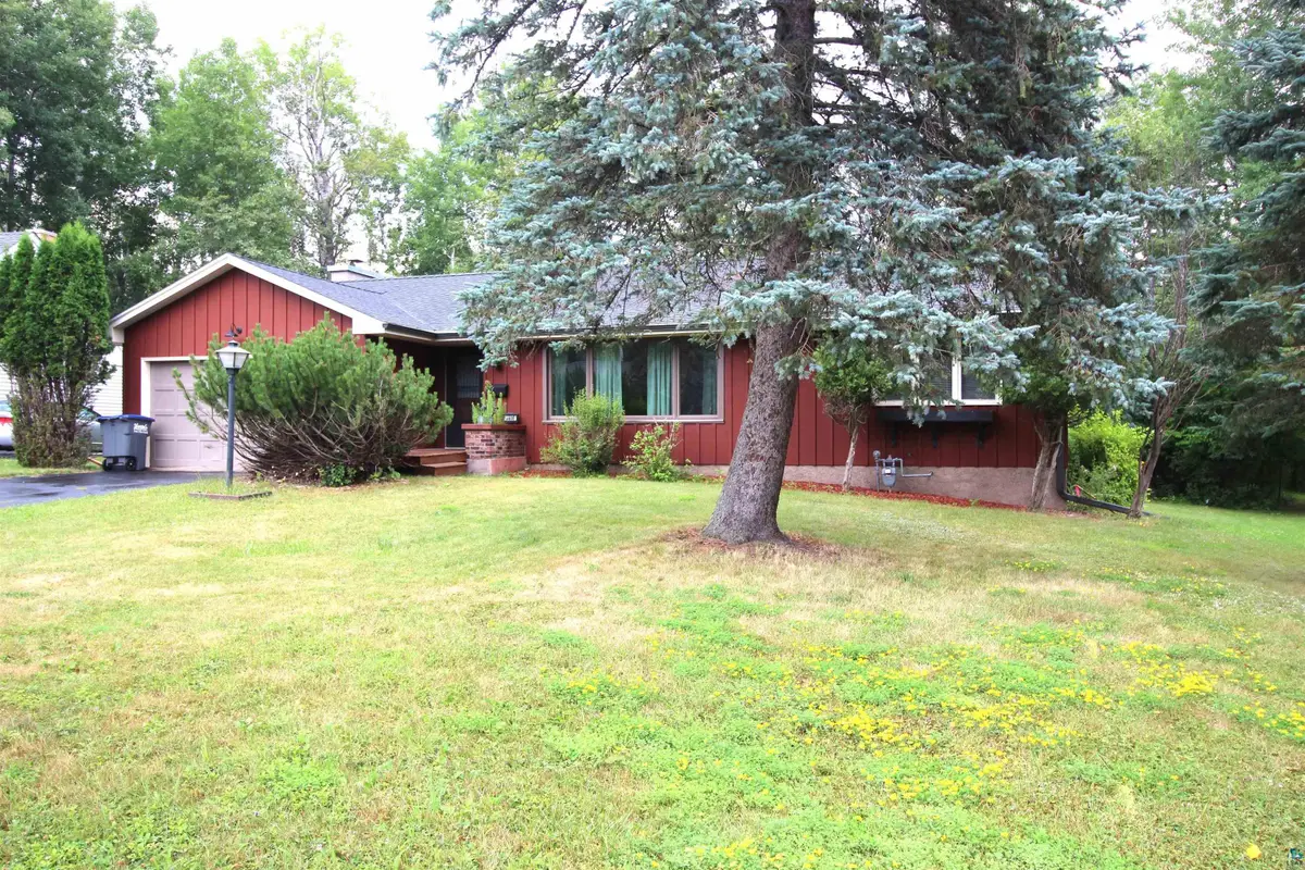 3816 Crescent View Ave, Duluth, MN 55804 - #1