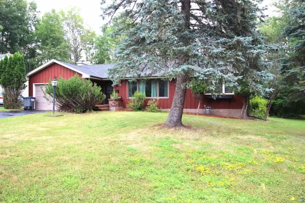 3816 Crescent View Ave, Duluth, MN 55804