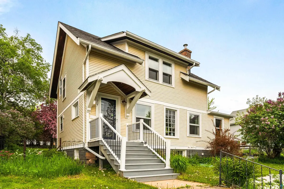 1907 E 5th St, Duluth, MN 55812 - #1