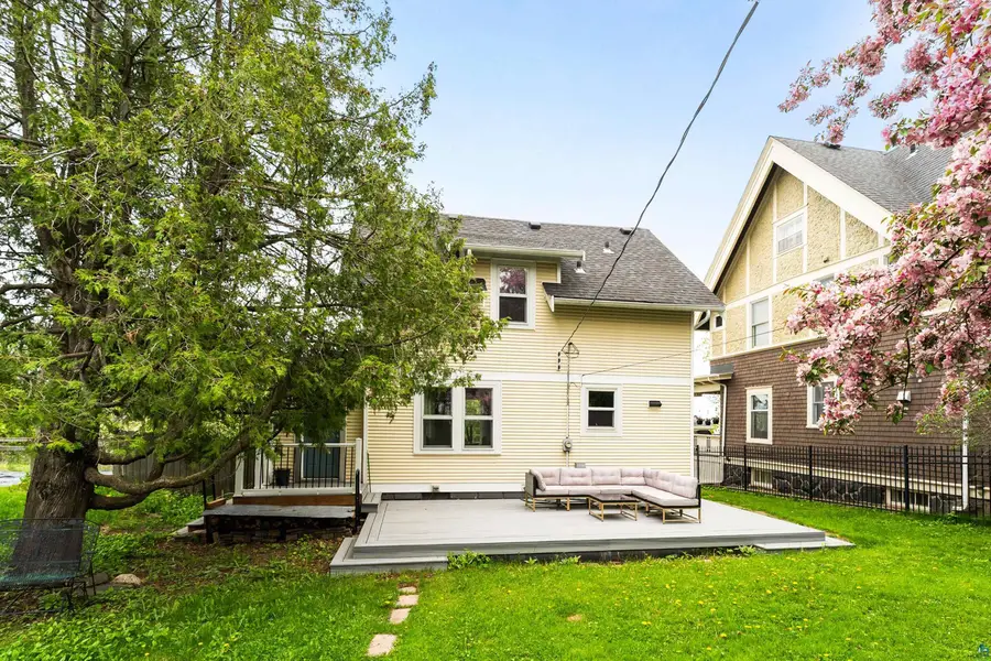 1907 E 5th St, Duluth, MN 55812 - #3