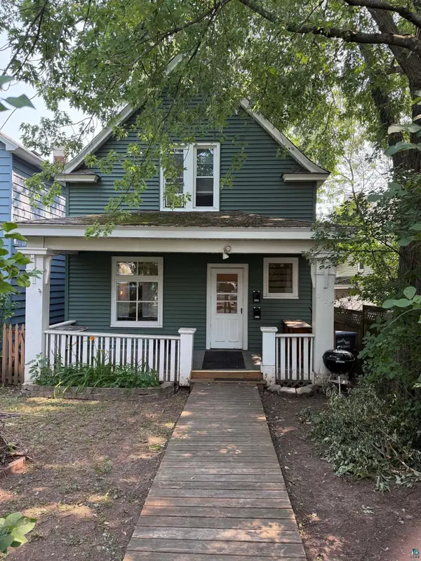 2128 W 6th St, Duluth, MN 55806
