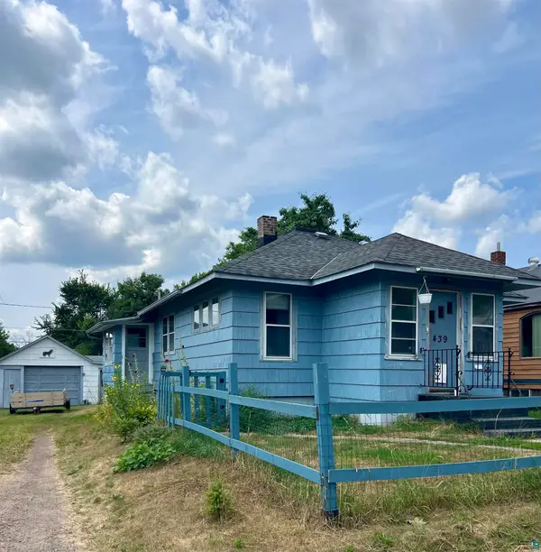 439 4th St, Cloquet, MN 55720