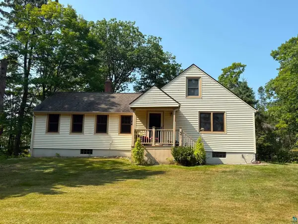 35 Howard Gnesen Rd, Duluth, MN 55811