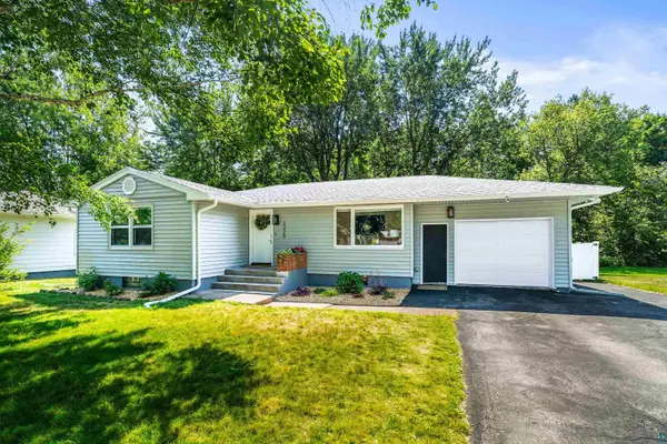 3225 Celia St, Duluth, MN 55811