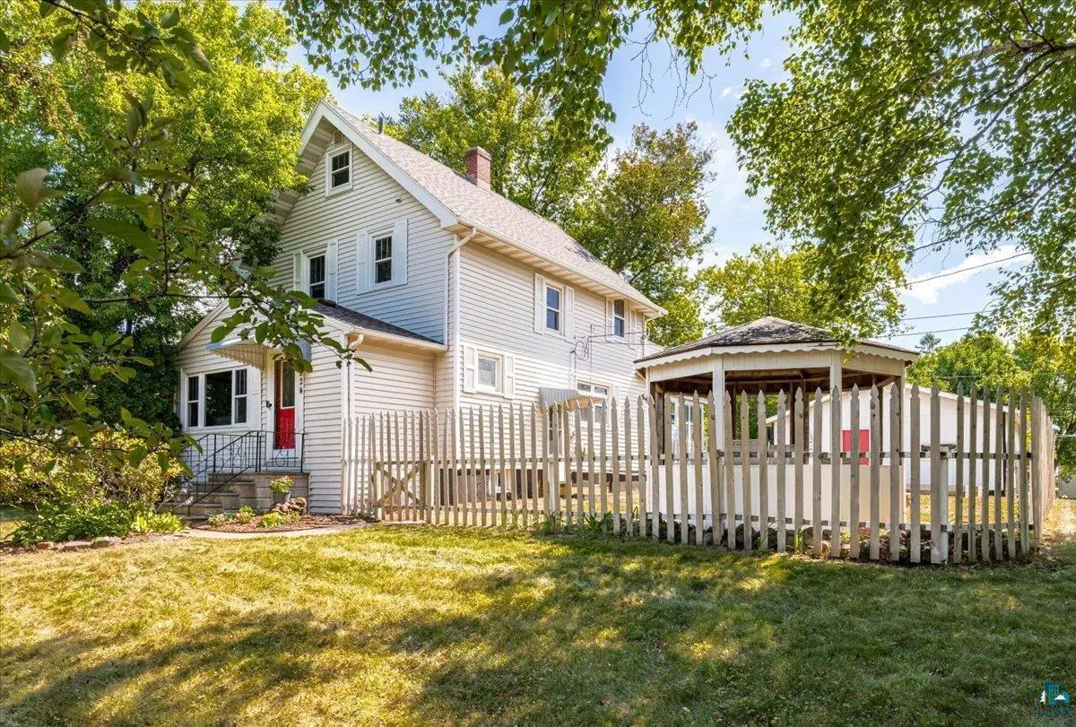 824 E 11th St, Duluth, MN 55805 - #1
