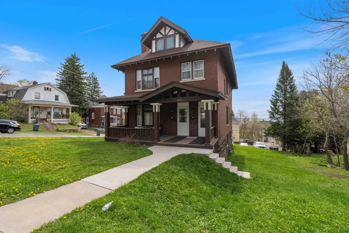 1432 E 4th St, Duluth, MN 55805 - #1