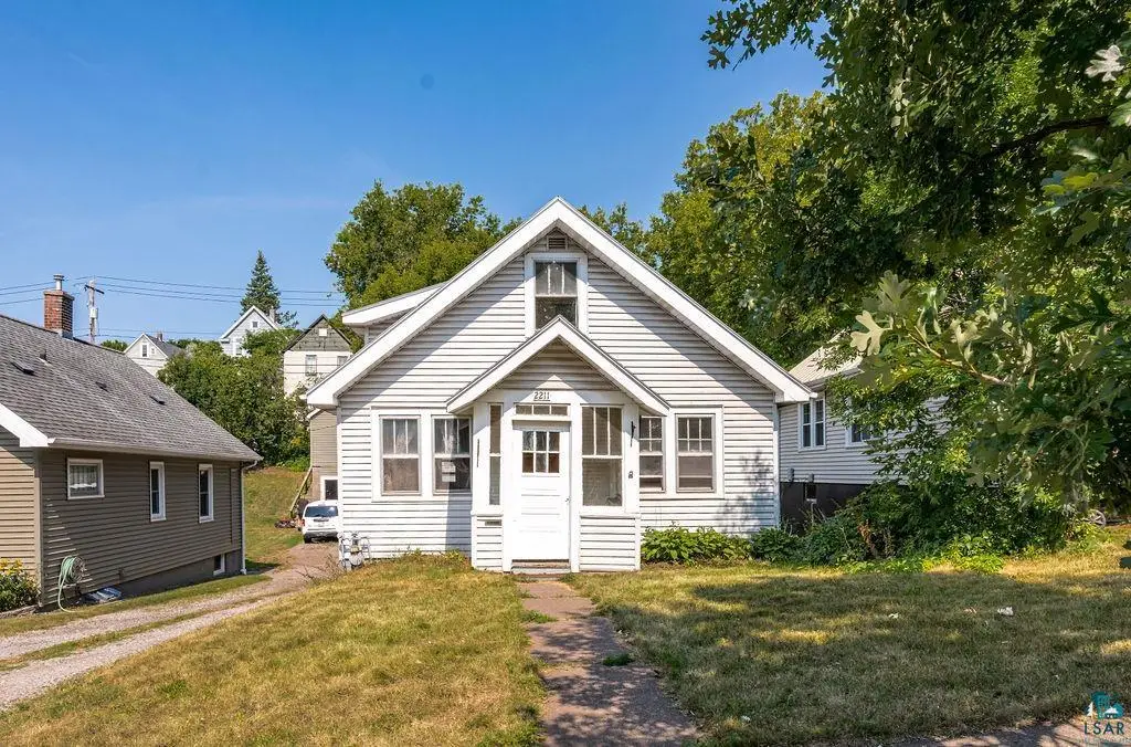 2211 W 7th St, Duluth, MN 55806 - #1