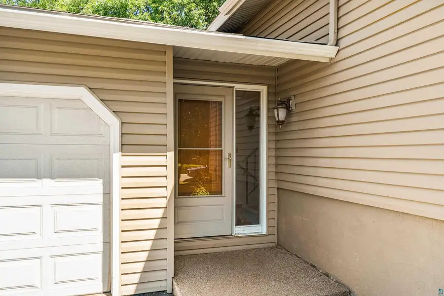 219 W Morgan St, Duluth, MN 55811 - #2