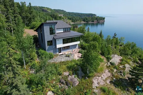 5998 Highway 61, Silver Bay, MN 55614