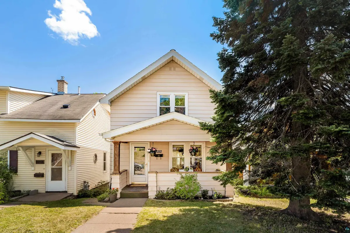 1212 E 11th St, Duluth, MN 55805 - #1