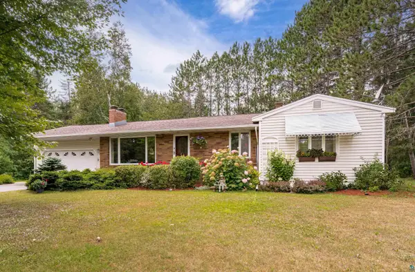 3727 Stebner Rd, Hermantown, MN 55811