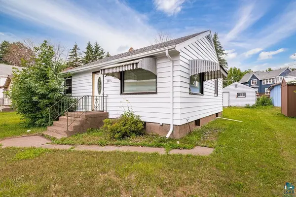 5915 Grand Ave, Duluth, MN 55807