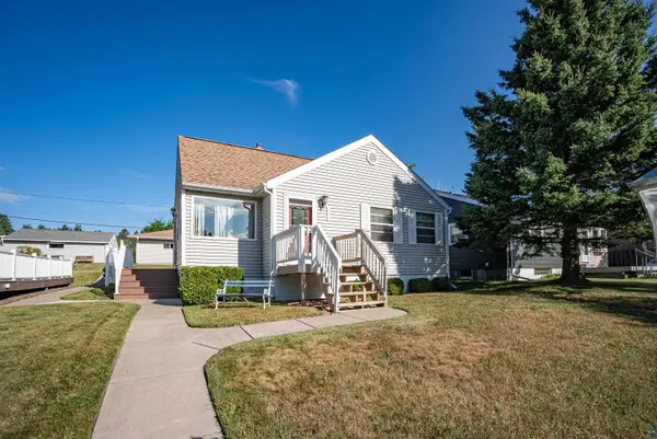 2223 W 22nd St, Duluth, MN 55811