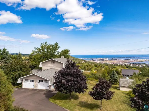 2810 Exhibition Dr, Duluth, MN 55811