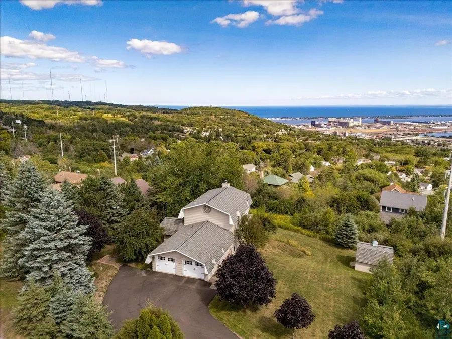 2810 Exhibition Dr, Duluth, MN 55811 - #2