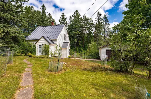 5068 Arnold Rd, Duluth, MN 55803