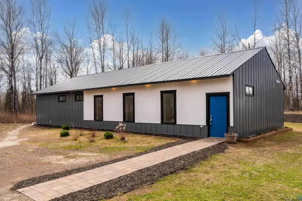 8384 Pequaywan Lake Rd, Duluth, MN 55803