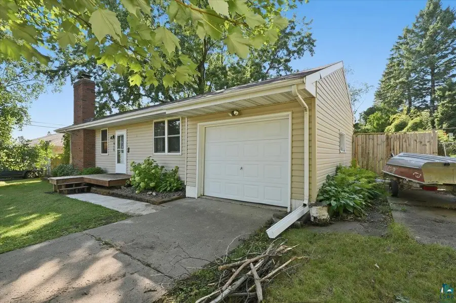 915 N 40th Ave E, Duluth, MN 55804 - #2