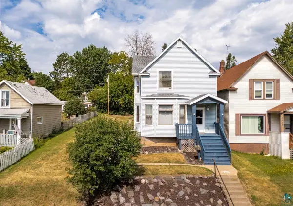 2413 W 7th St, Duluth, MN 55806