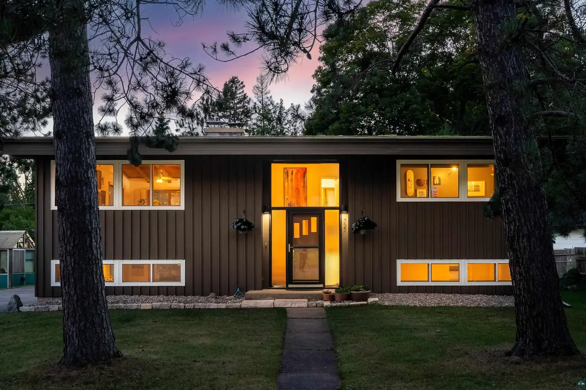 1727 Warren Ave, Duluth, MN 55811 - #1