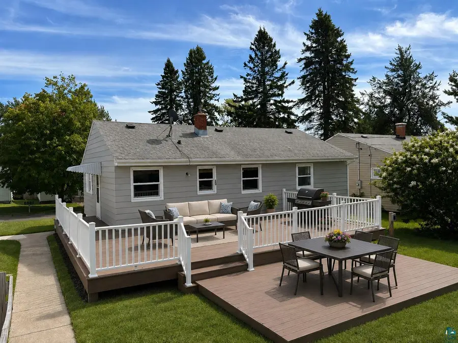 2227 W 22nd St, Duluth, MN 55811 - #2