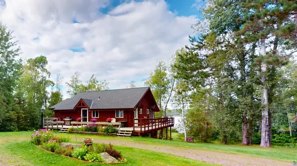 303 South Shore Dr, Grand Marais, MN 55604
