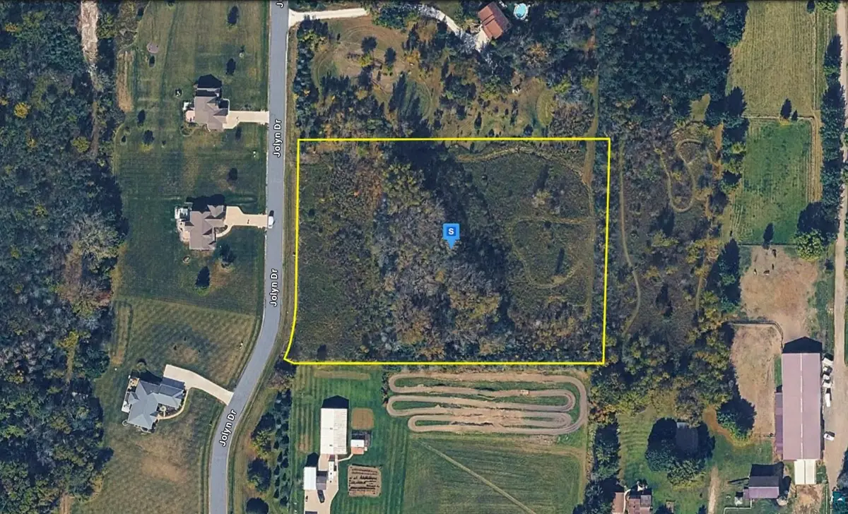 W226N8880 Jolyn Dr, Lisbon, MN 53089 - #1