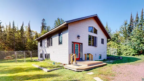 535 Humphrey Cr, Grand Marais, MN 55604