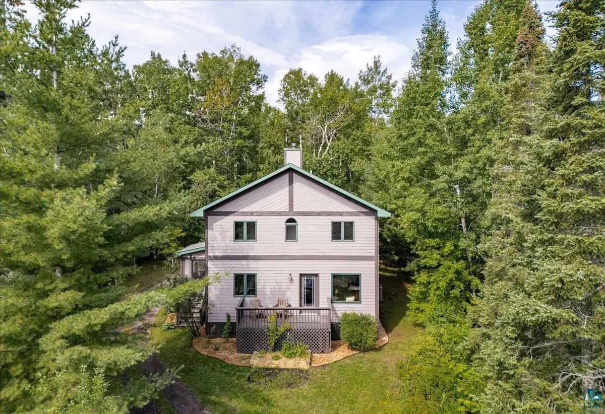 5247 Greenwood Rd, Duluth, MN 55804 - #1