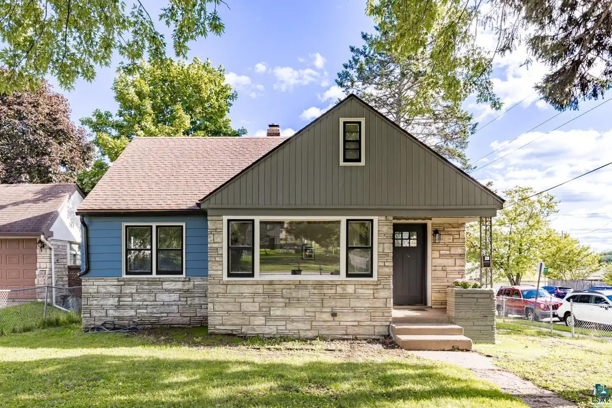 6002 Tioga St, Duluth, MN 55804 - #1